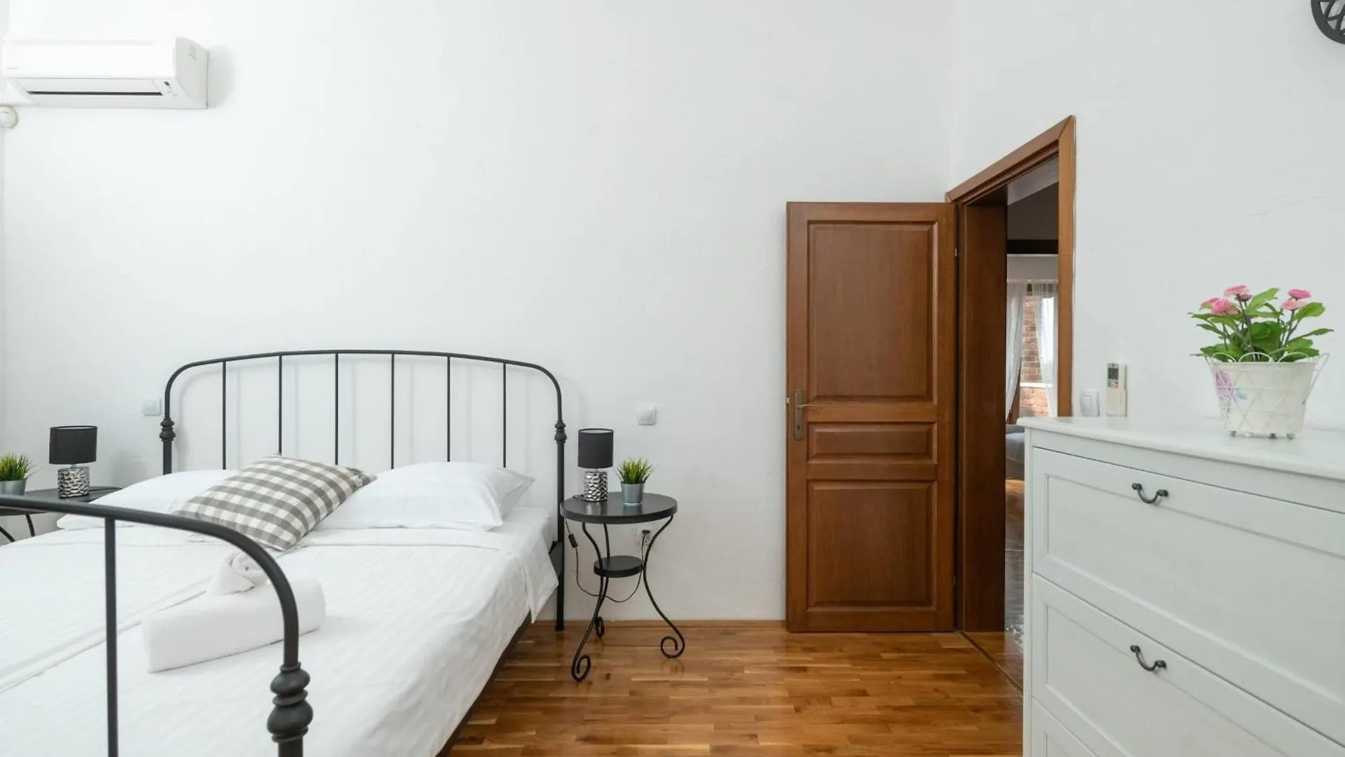 Дом отдыха Villa Orlene Butkovici  Хорватия